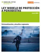 Portada de publicación con imagen de fotoperiodista en contexto de represión huyendo de gases lacrimógenos durante las protestas en Chile 2019